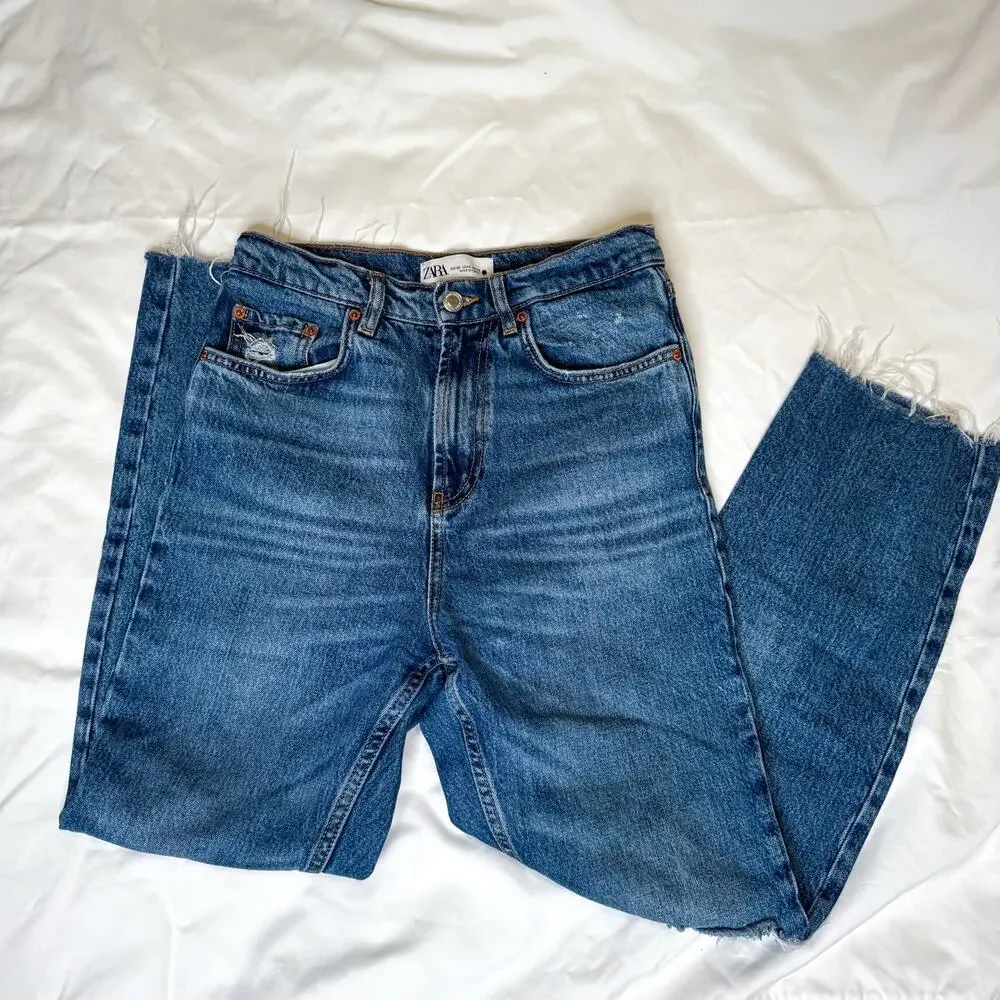 Zara High Rise Straight Leg Crop‎ Jeans